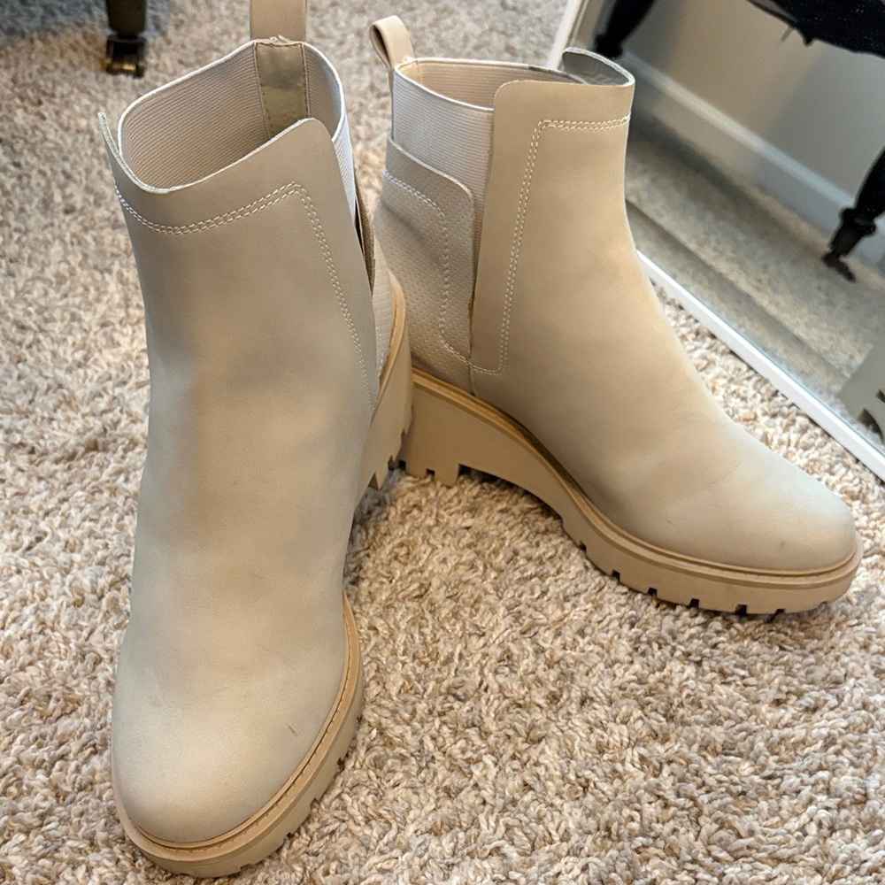 a.n.a Women's Light Tan Ankle Boots